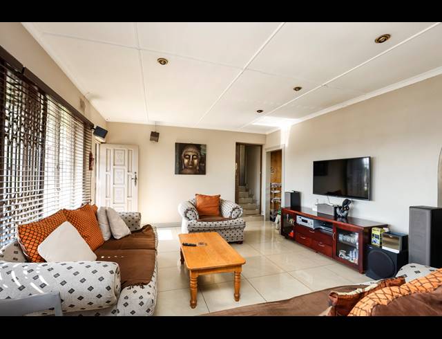 3 BEDROOM HOUSE FOR SALE IN AVOCA